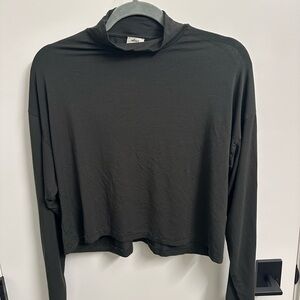 Wilfred Army Greeb Long-Sleeve Mock Neck Top